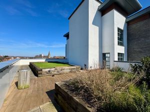 Photo 17- click for photo gallery